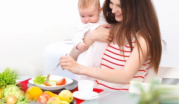 تغذیه سالم مادر در دوران شیردهی